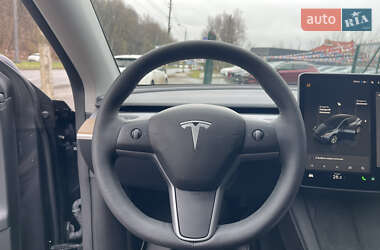 Позашляховик / Кросовер Tesla Model Y 2024 в Чернівцях