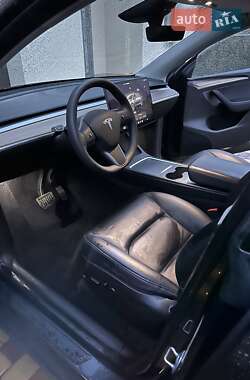 Внедорожник / Кроссовер Tesla Model Y 2024 в Киеве