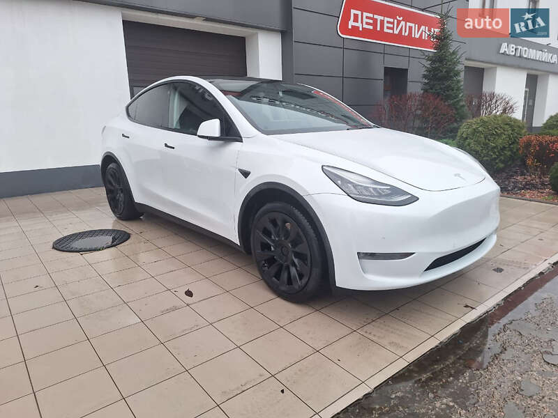 Tesla Model Y 2021