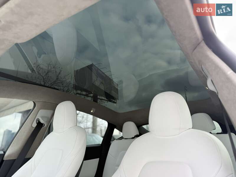 Внедорожник / Кроссовер Tesla Model Y 2022 в Киеве
