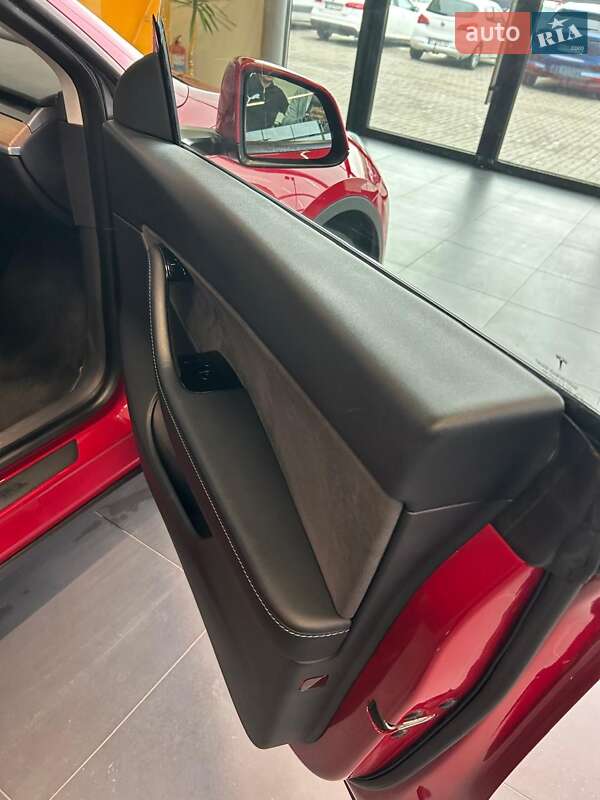 Внедорожник / Кроссовер Tesla Model Y 2020 в Тернополе