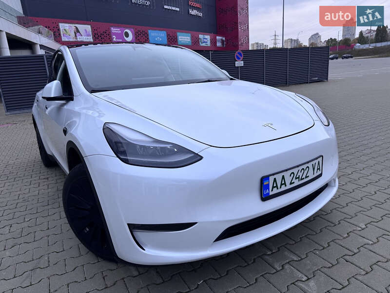 Внедорожник / Кроссовер Tesla Model Y 2023 в Киеве