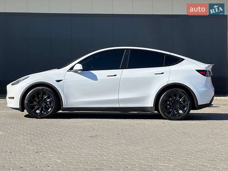 Внедорожник / Кроссовер Tesla Model Y 2023 в Киеве
