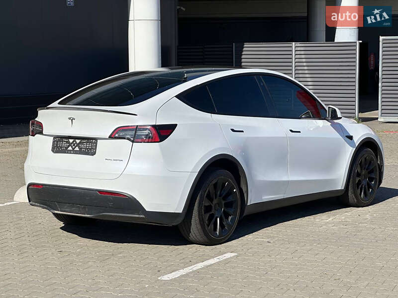Внедорожник / Кроссовер Tesla Model Y 2023 в Киеве