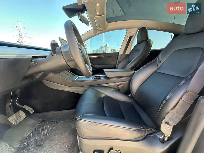 Внедорожник / Кроссовер Tesla Model Y 2023 в Киеве