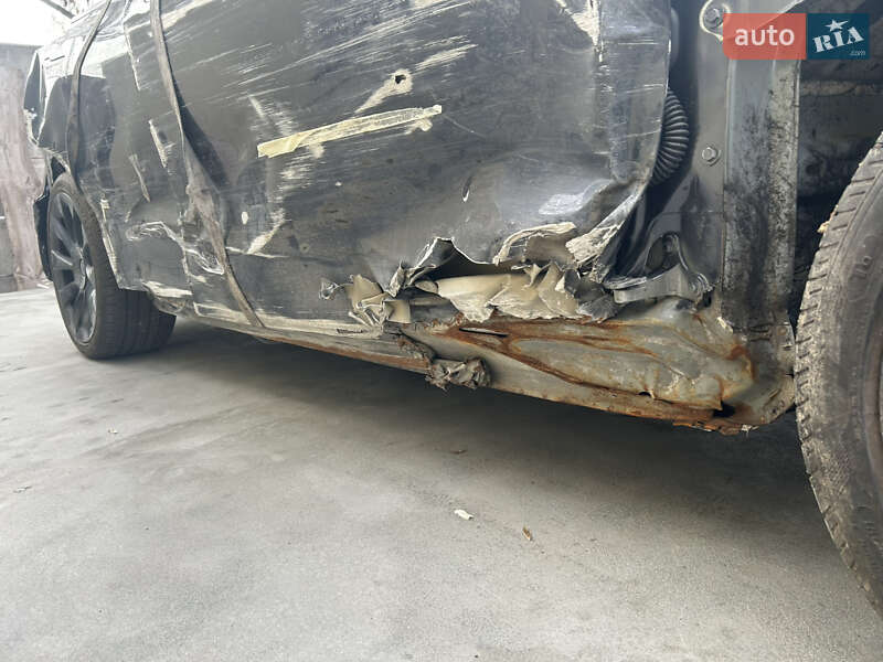 Позашляховик / Кросовер Tesla Model Y 2024 в Дніпрі