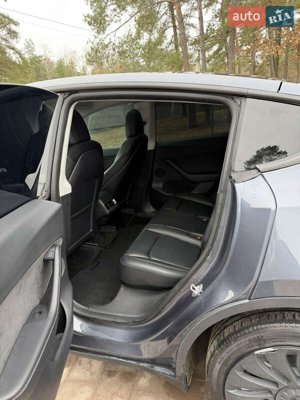 Внедорожник / Кроссовер Tesla Model Y 2021 в Львове