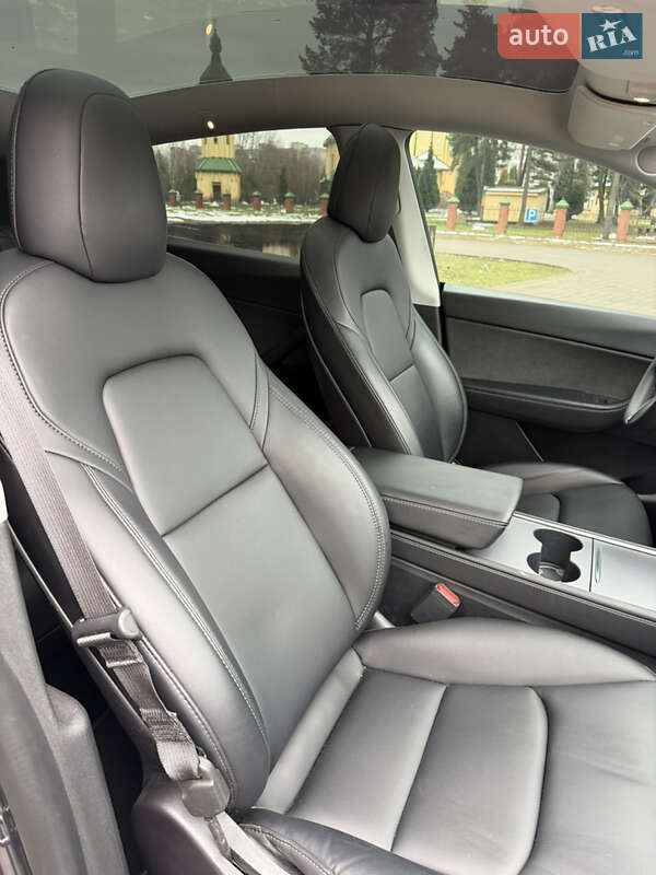 Внедорожник / Кроссовер Tesla Model Y 2021 в Львове