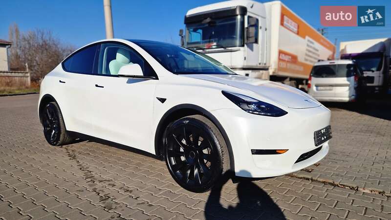 Позашляховик / Кросовер Tesla Model Y 2022 в Києві фото 15 Позашляховик / Кросовер Tesla Model Y 2022 в Києві