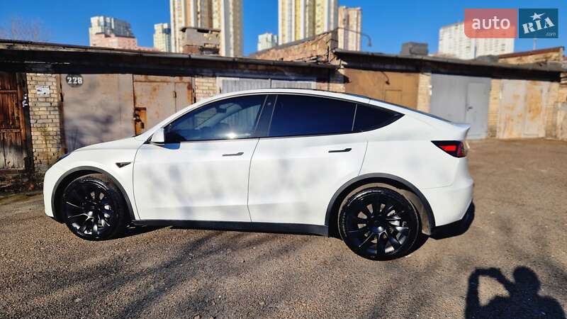 Позашляховик / Кросовер Tesla Model Y 2022 в Києві фото 29 Позашляховик / Кросовер Tesla Model Y 2022 в Києві