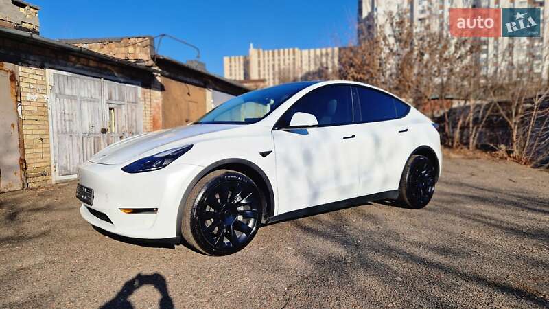 Позашляховик / Кросовер Tesla Model Y 2022 в Києві фото 31 Позашляховик / Кросовер Tesla Model Y 2022 в Києві