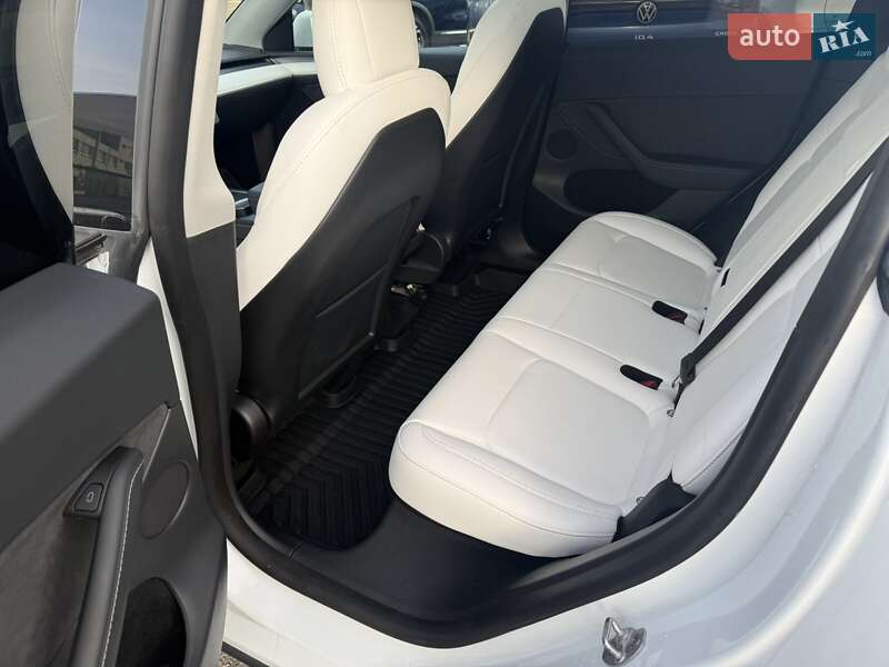 Позашляховик / Кросовер Tesla Model Y 2022 в Києві фото 42 Позашляховик / Кросовер Tesla Model Y 2022 в Києві