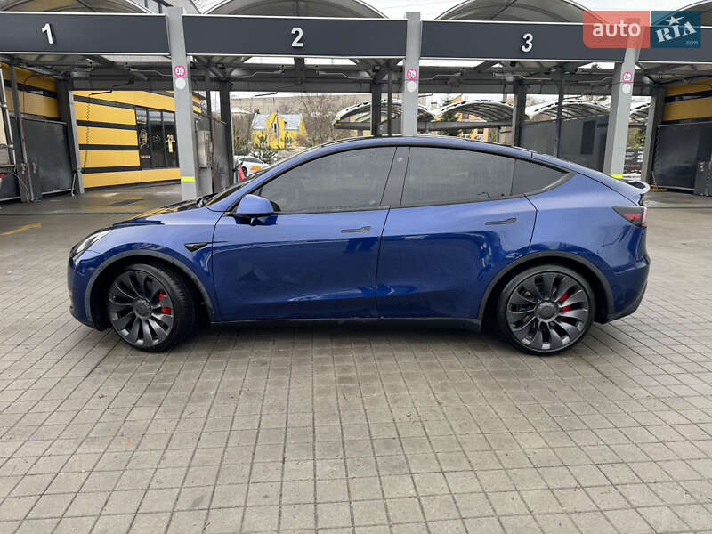 Внедорожник / Кроссовер Tesla Model Y 2021 в Львове
