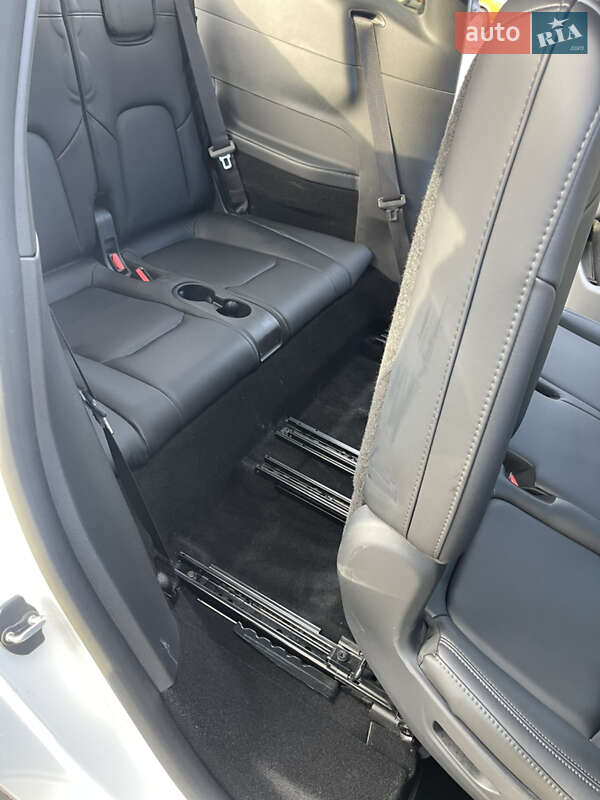 Позашляховик / Кросовер Tesla Model Y 2023 в Дніпрі фото 8 Позашляховик / Кросовер Tesla Model Y 2023 в Дніпрі