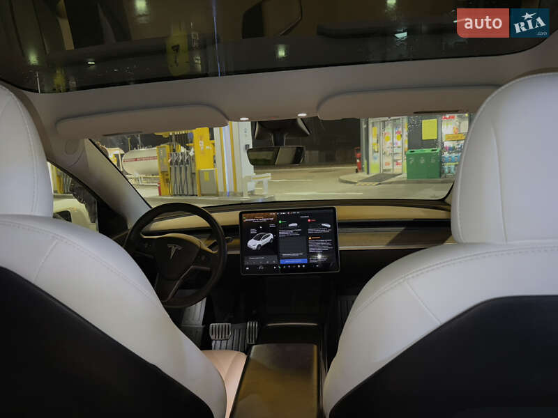 Внедорожник / Кроссовер Tesla Model Y 2021 в Киеве