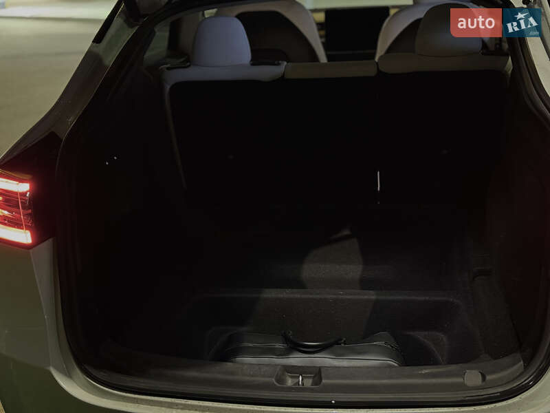 Внедорожник / Кроссовер Tesla Model Y 2021 в Киеве