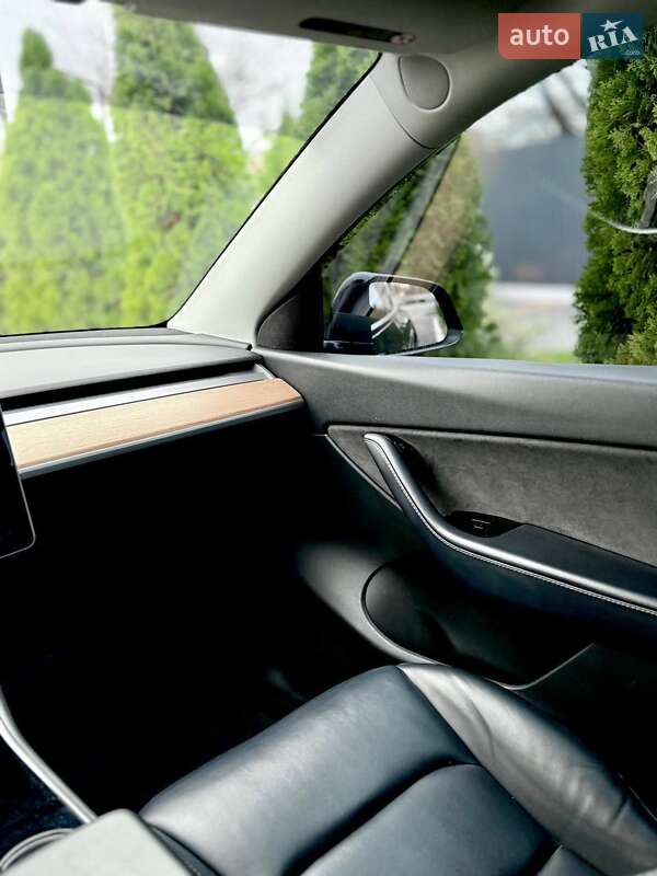 Позашляховик / Кросовер Tesla Model Y 2020 в Харкові