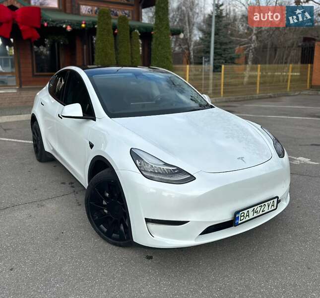 Tesla Model Y 2023