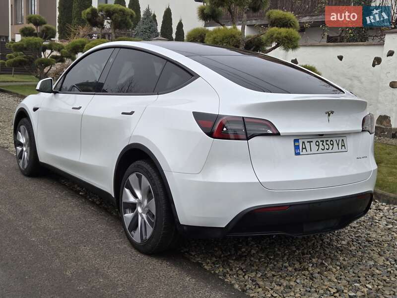 Внедорожник / Кроссовер Tesla Model Y 2023 в Ивано-Франковске