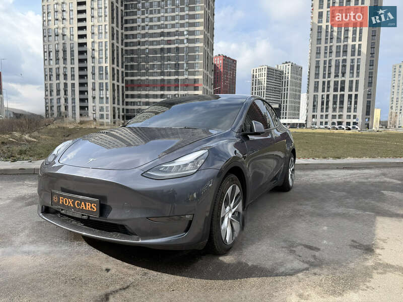 Tesla Model Y 2023