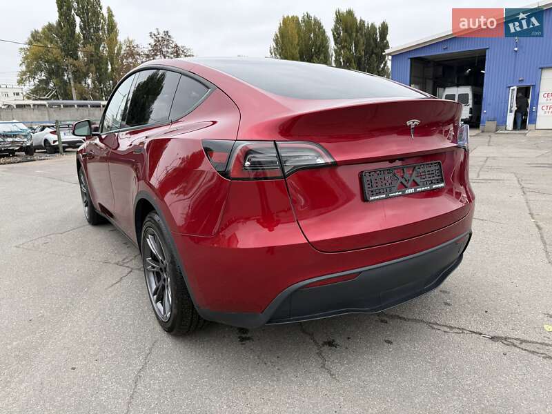 Позашляховик / Кросовер Tesla Model Y 2024 в Києві фото 14 Позашляховик / Кросовер Tesla Model Y 2024 в Києві