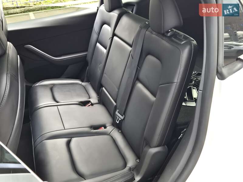 Внедорожник / Кроссовер Tesla Model Y 2022 в Киеве