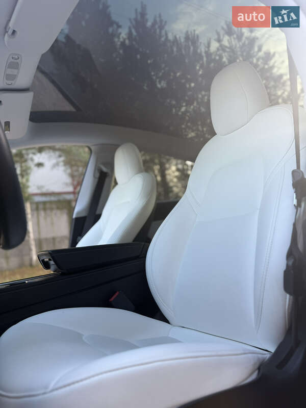 Позашляховик / Кросовер Tesla Model Y 2021 в Харкові фото 18 Позашляховик / Кросовер Tesla Model Y 2021 в Харкові