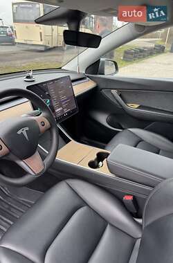 Внедорожник / Кроссовер Tesla Model Y 2020 в Львове