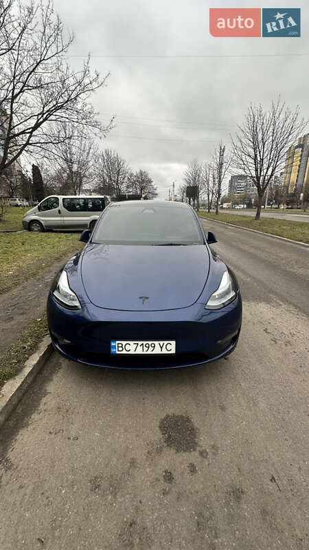 Внедорожник / Кроссовер Tesla Model Y 2023 в Львове