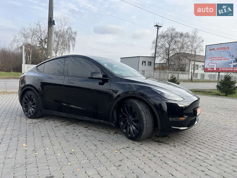 Внедорожник / Кроссовер Tesla Model Y 2023 в Тернополе Внедорожник / Кроссовер Tesla Model Y 2023 в Тернополе