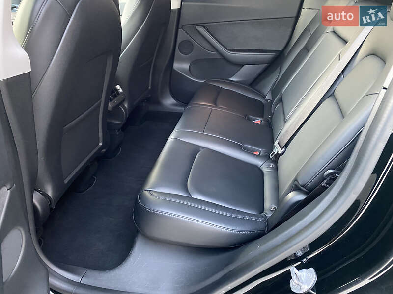 Внедорожник / Кроссовер Tesla Model Y 2021 в Тернополе