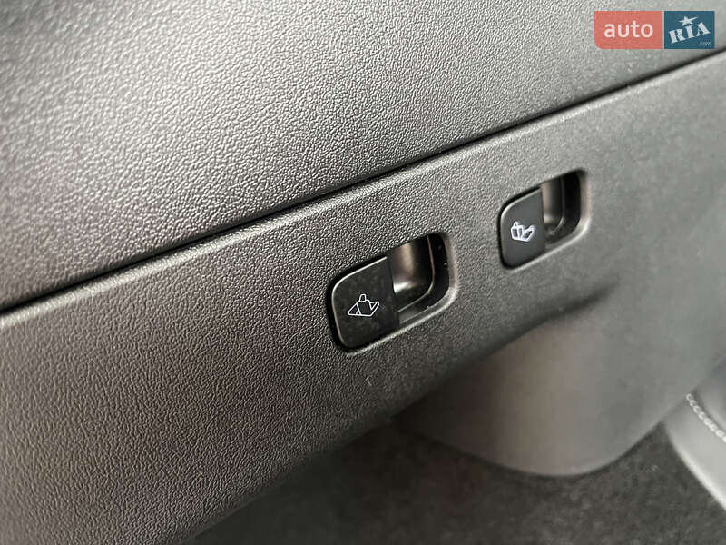 Позашляховик / Кросовер Tesla Model Y 2023 в Львові фото 35 Позашляховик / Кросовер Tesla Model Y 2023 в Львові