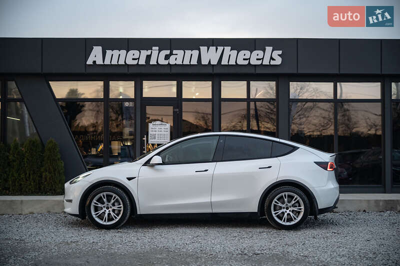 Внедорожник / Кроссовер Tesla Model Y 2021 в Черновцах