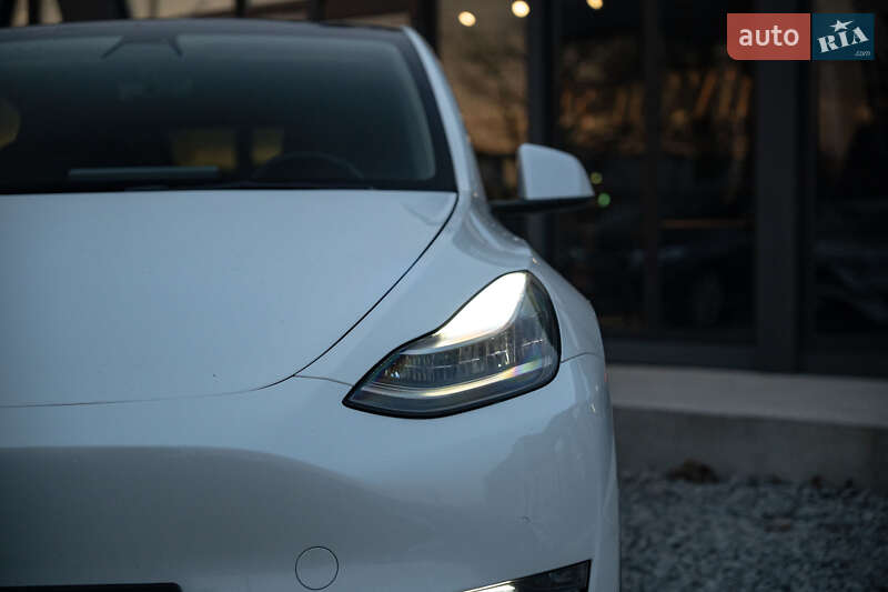 Внедорожник / Кроссовер Tesla Model Y 2021 в Черновцах