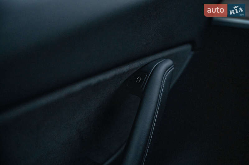 Внедорожник / Кроссовер Tesla Model Y 2021 в Черновцах