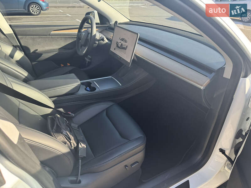 Внедорожник / Кроссовер Tesla Model Y 2023 в Киеве фото 11 Внедорожник / Кроссовер Tesla Model Y 2023 в Киеве