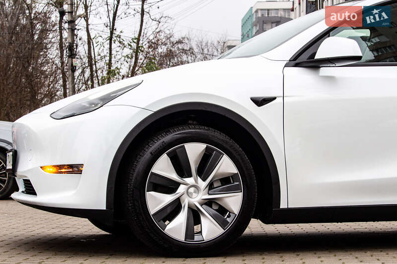 Позашляховик / Кросовер Tesla Model Y 2024 в Львові