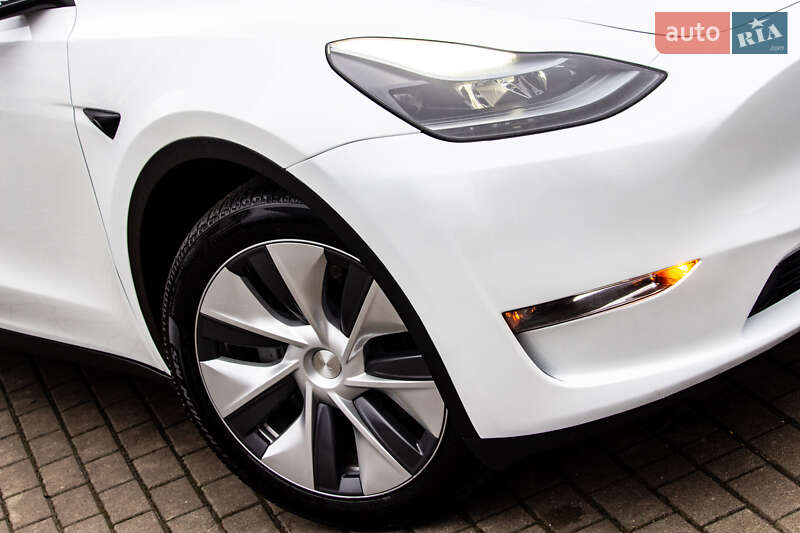 Позашляховик / Кросовер Tesla Model Y 2024 в Львові