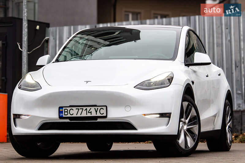 Позашляховик / Кросовер Tesla Model Y 2024 в Львові
