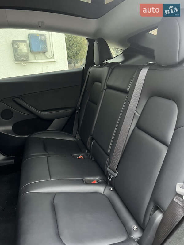 Внедорожник / Кроссовер Tesla Model Y 2024 в Львове