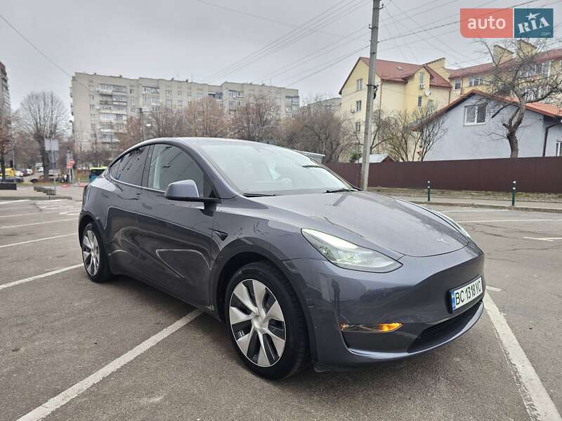 Внедорожник / Кроссовер Tesla Model Y 2023 в Львове