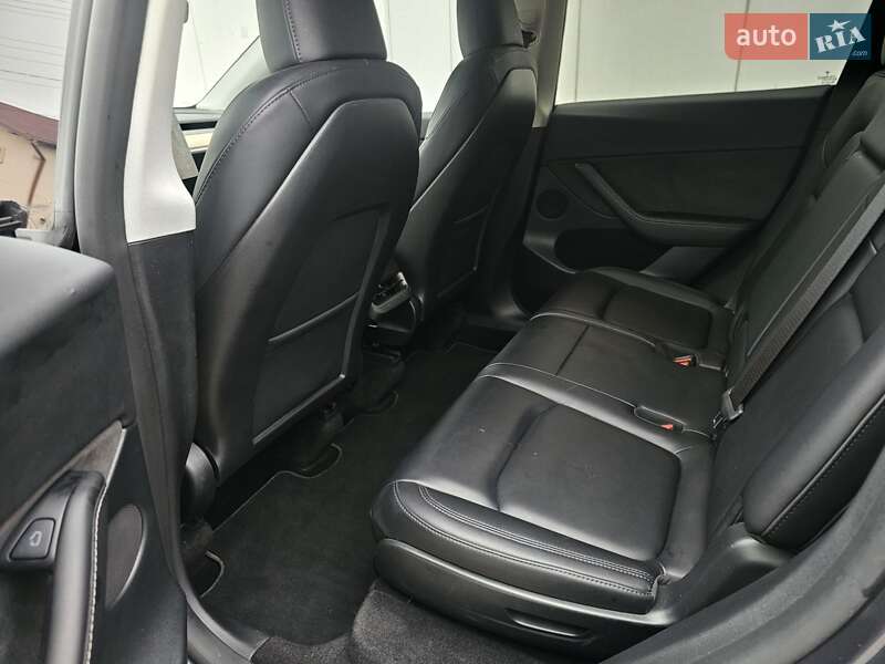 Внедорожник / Кроссовер Tesla Model Y 2023 в Львове