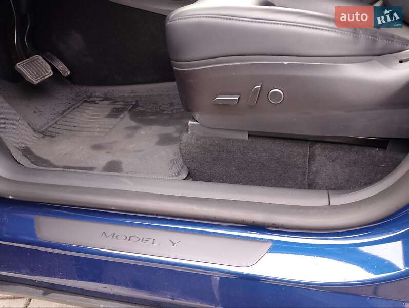 Позашляховик / Кросовер Tesla Model Y 2023 в Дніпрі