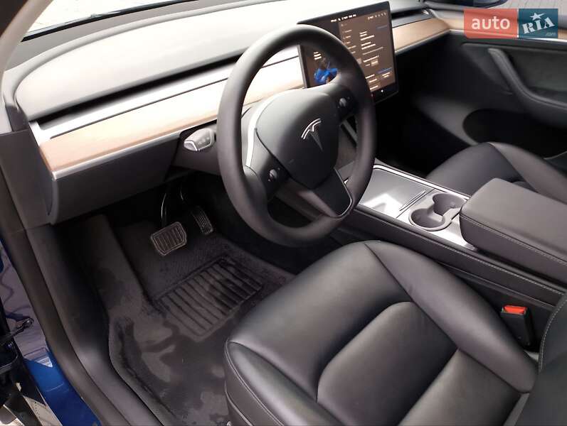 Позашляховик / Кросовер Tesla Model Y 2023 в Дніпрі