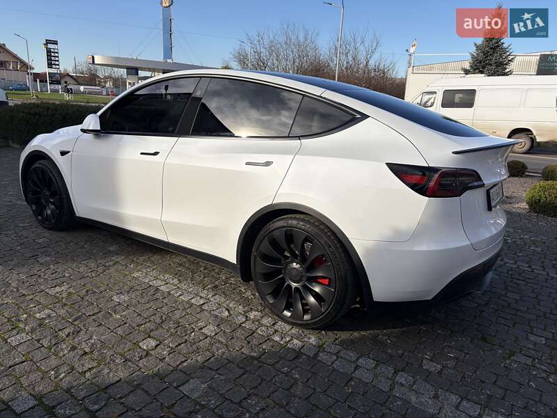 Внедорожник / Кроссовер Tesla Model Y 2023 в Ужгороде