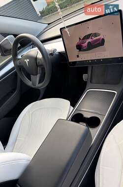 Внедорожник / Кроссовер Tesla Model Y 2023 в Ужгороде
