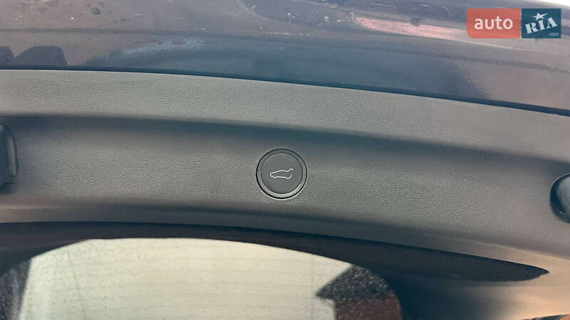 Внедорожник / Кроссовер Tesla Model Y 2024 в Луцке