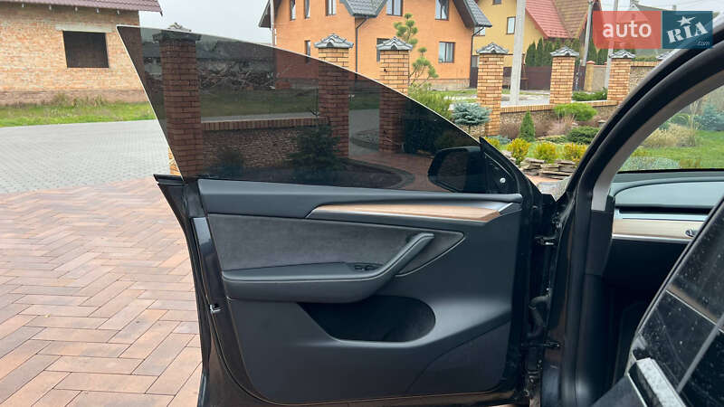 Внедорожник / Кроссовер Tesla Model Y 2024 в Луцке