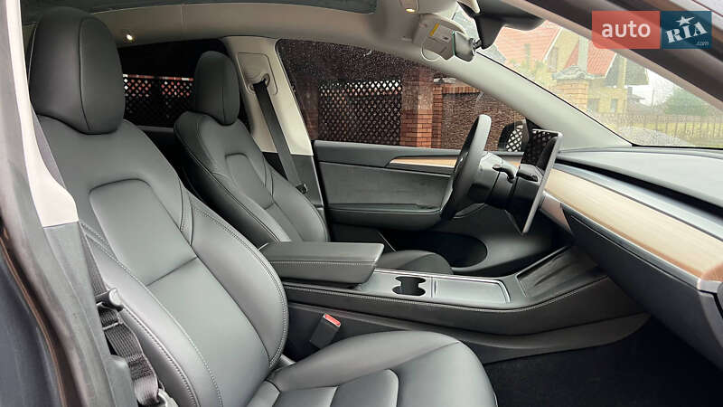 Внедорожник / Кроссовер Tesla Model Y 2024 в Луцке