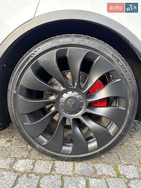 Внедорожник / Кроссовер Tesla Model Y 2023 в Ужгороде фото 22 Внедорожник / Кроссовер Tesla Model Y 2023 в Ужгороде